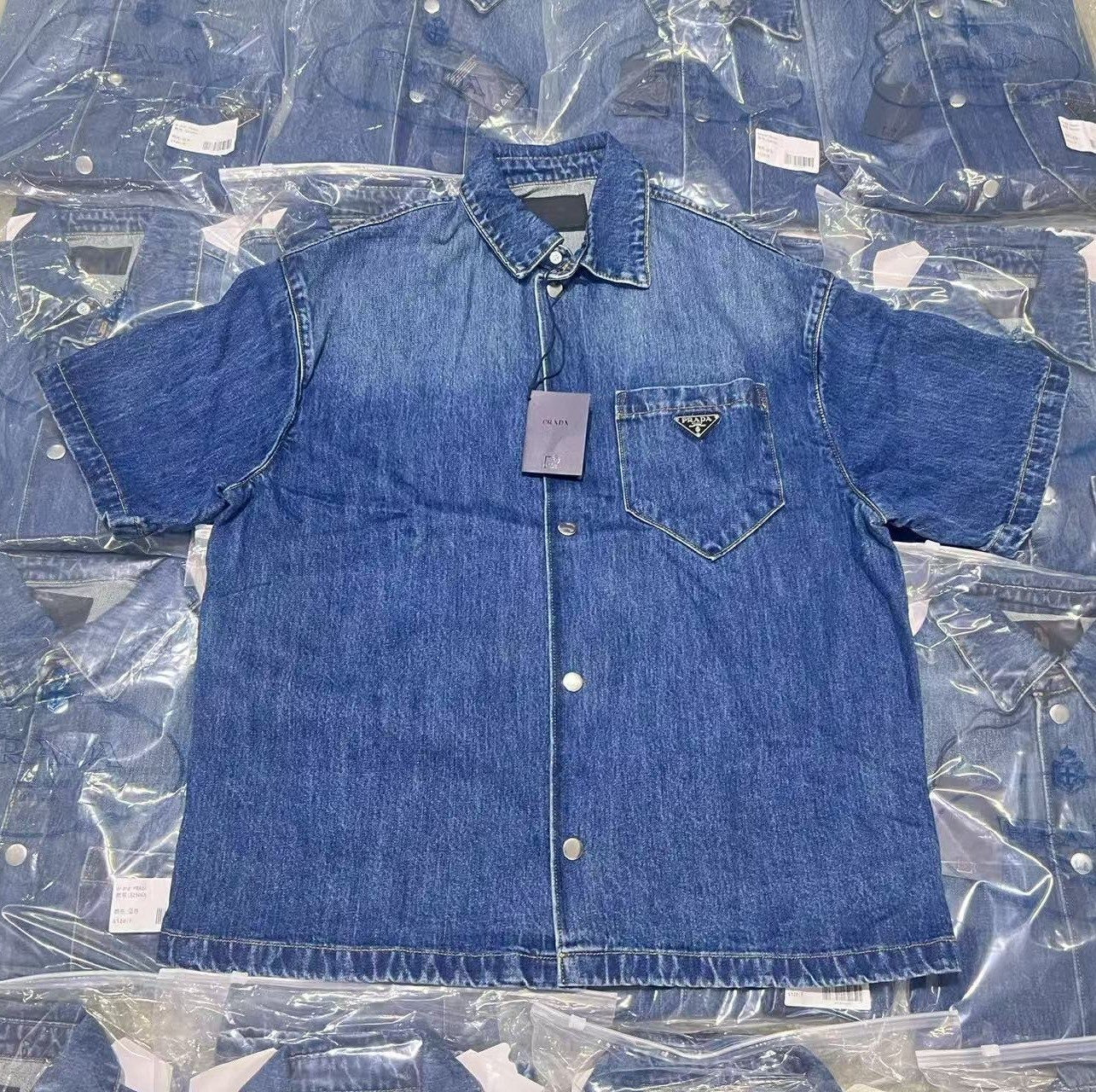Classic Solid Logo Denim Short Sleeve Shirt
